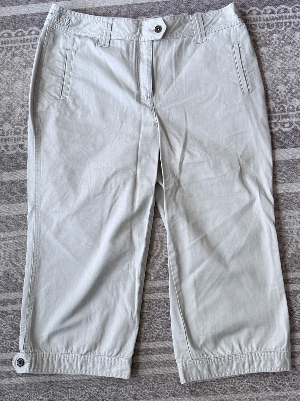 Capris - Christopher &  Banks - Size 16. Khaki.